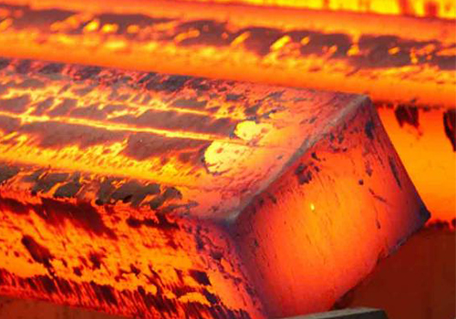 Hot piece of processed steel